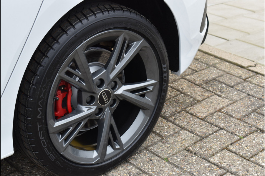 Audi A3 Sportback 45 TFSI e S-Line 245 Pk RS-Stoel Rood Stiksel B&O Camera Massage ACC 18 Inch RS3