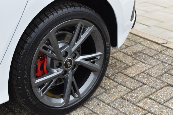 Audi A3 Sportback 45 TFSI e S-Line 245 Pk RS-Stoel Rood Stiksel B&O Camera Massage ACC 18 Inch RS3