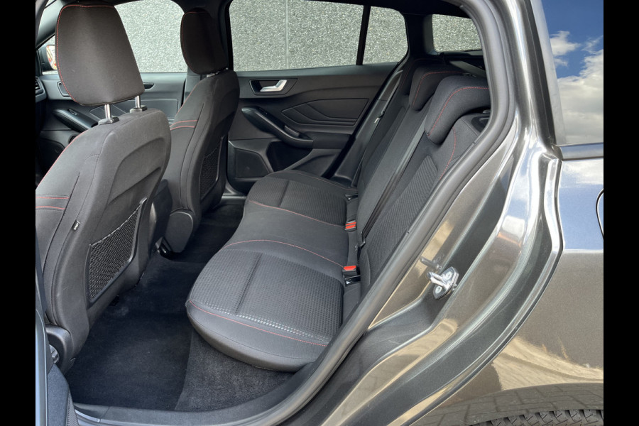 Ford FOCUS Wagon 1.0 EcoBoost Hybrid ST Line 125pk/92kW 6-bak | Driver Assistance Pack | Winter Pack | Adapt. Cruise | BLIS | Camera |