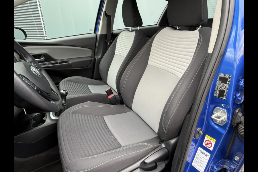 Toyota Yaris BWJ 2018 | 1.0 VVT-i 70PK Aspiration | CLIMA | NAVI | CAMERA A | EL RAMEN | EL SPIEGELS | LEDEREN STUUR |