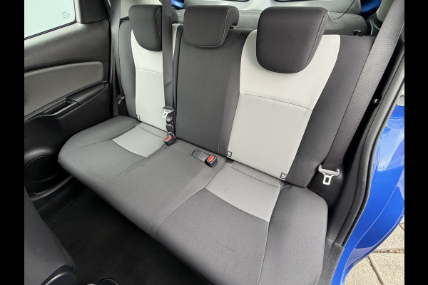 Toyota Yaris BWJ 2018 | 1.0 VVT-i 70PK Aspiration | CLIMA | NAVI | CAMERA A | EL RAMEN | EL SPIEGELS | LEDEREN STUUR |