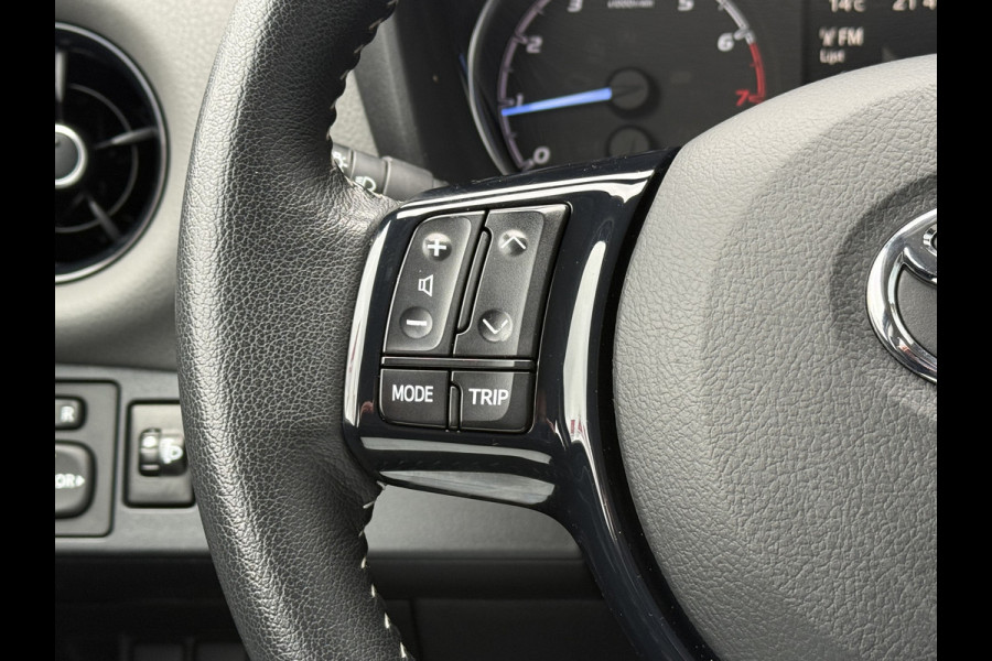 Toyota Yaris BWJ 2018 | 1.0 VVT-i 70PK Aspiration | CLIMA | NAVI | CAMERA A | EL RAMEN | EL SPIEGELS | LEDEREN STUUR |