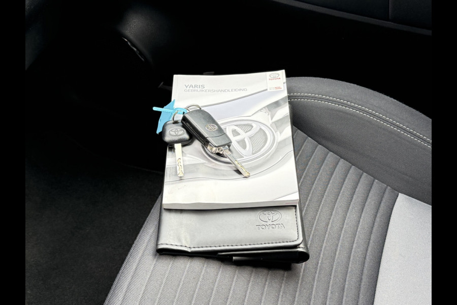 Toyota Yaris BWJ 2018 | 1.0 VVT-i 70PK Aspiration | CLIMA | NAVI | CAMERA A | EL RAMEN | EL SPIEGELS | LEDEREN STUUR |