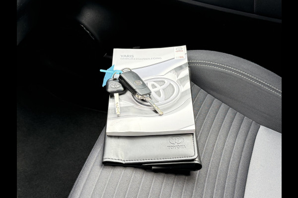 Toyota Yaris BWJ 2018 | 1.0 VVT-i 70PK Aspiration | CLIMA | NAVI | CAMERA A | EL RAMEN | EL SPIEGELS | LEDEREN STUUR |