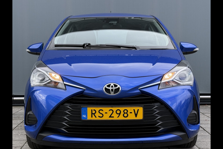 Toyota Yaris BWJ 2018 | 1.0 VVT-i 70PK Aspiration | CLIMA | NAVI | CAMERA A | EL RAMEN | EL SPIEGELS | LEDEREN STUUR |