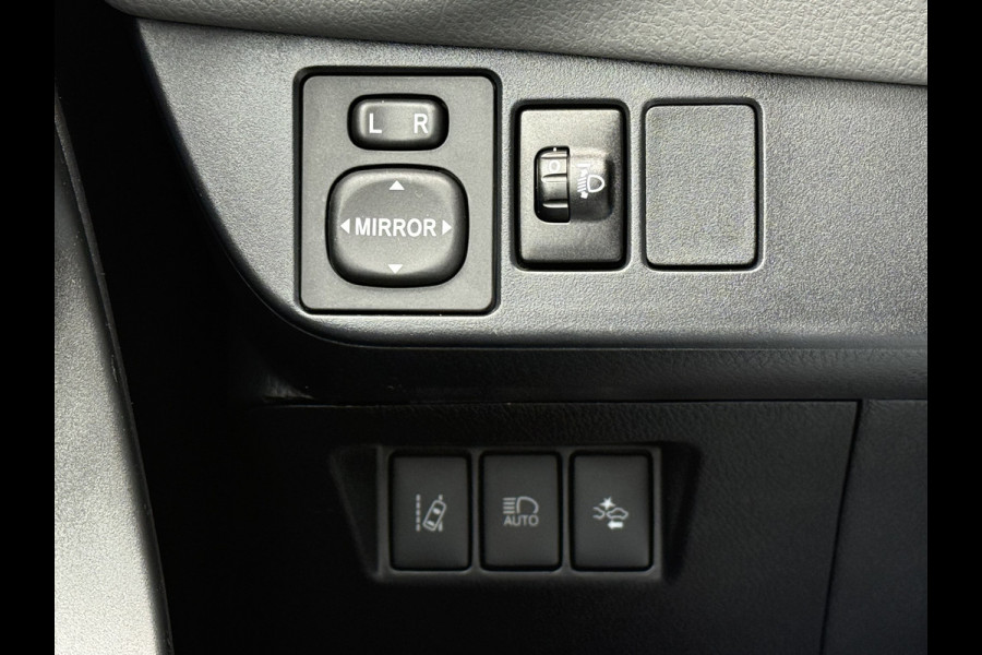 Toyota Yaris BWJ 2018 | 1.0 VVT-i 70PK Aspiration | CLIMA | NAVI | CAMERA A | EL RAMEN | EL SPIEGELS | LEDEREN STUUR |