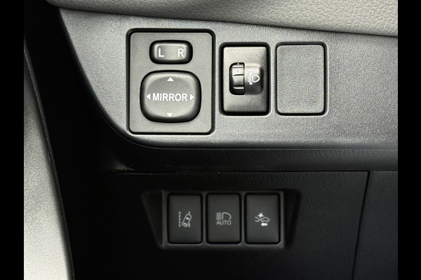 Toyota Yaris BWJ 2018 | 1.0 VVT-i 70PK Aspiration | CLIMA | NAVI | CAMERA A | EL RAMEN | EL SPIEGELS | LEDEREN STUUR |
