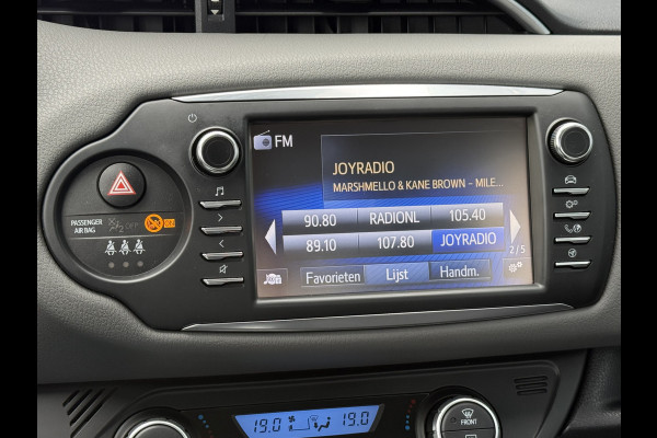 Toyota Yaris BWJ 2018 | 1.0 VVT-i 70PK Aspiration | CLIMA | NAVI | CAMERA A | EL RAMEN | EL SPIEGELS | LEDEREN STUUR |
