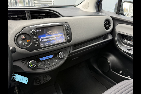 Toyota Yaris BWJ 2018 | 1.0 VVT-i 70PK Aspiration | CLIMA | NAVI | CAMERA A | EL RAMEN | EL SPIEGELS | LEDEREN STUUR |