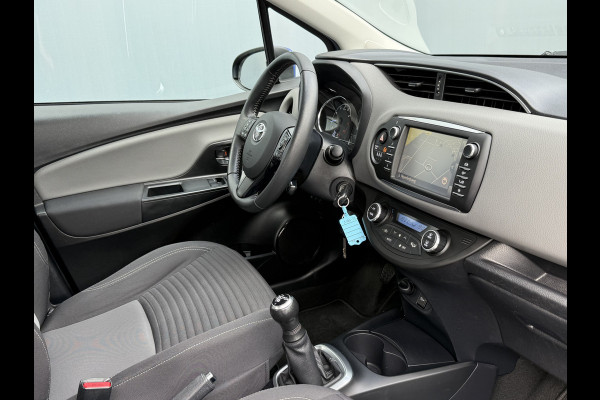 Toyota Yaris BWJ 2018 | 1.0 VVT-i 70PK Aspiration | CLIMA | NAVI | CAMERA A | EL RAMEN | EL SPIEGELS | LEDEREN STUUR |