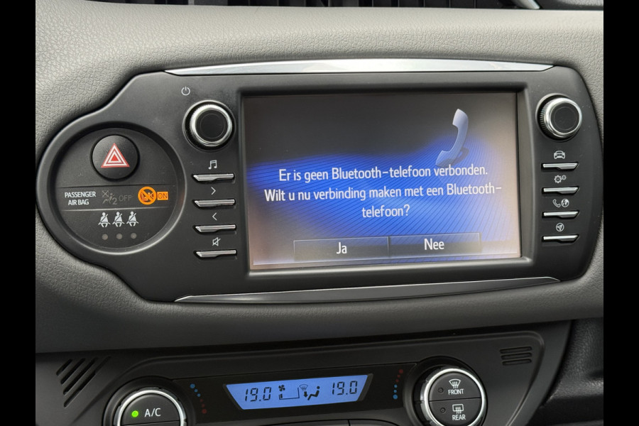 Toyota Yaris BWJ 2018 | 1.0 VVT-i 70PK Aspiration | CLIMA | NAVI | CAMERA A | EL RAMEN | EL SPIEGELS | LEDEREN STUUR |