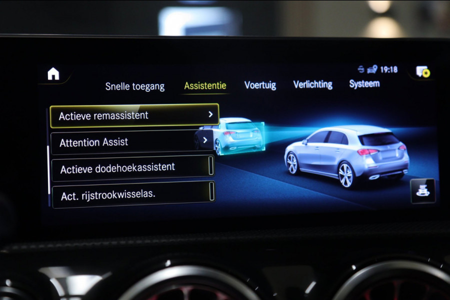 Mercedes-Benz A-Klasse 220 Launch Edition NAP Pano/Burm/Carplay/Mem/Sfeer/Acc/Vol