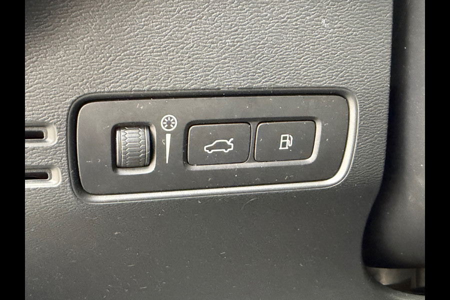 Volvo XC40 1.5 T5 Recharge Inscription Business | Navigatie | Camera | Cruise | Climate | 18".