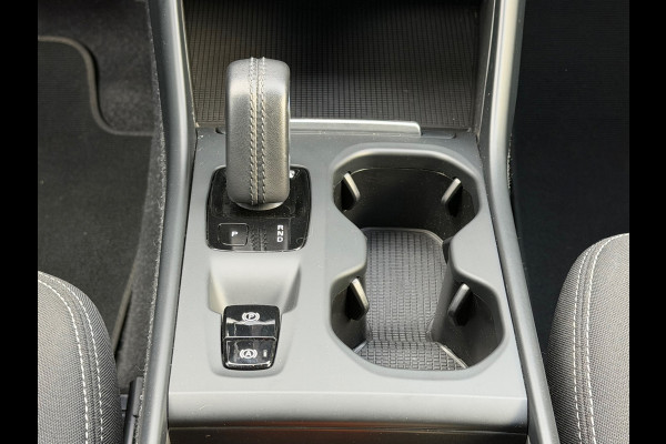 Volvo XC40 1.5 T5 Recharge Inscription Business | Navigatie | Camera | Cruise | Climate | 18".