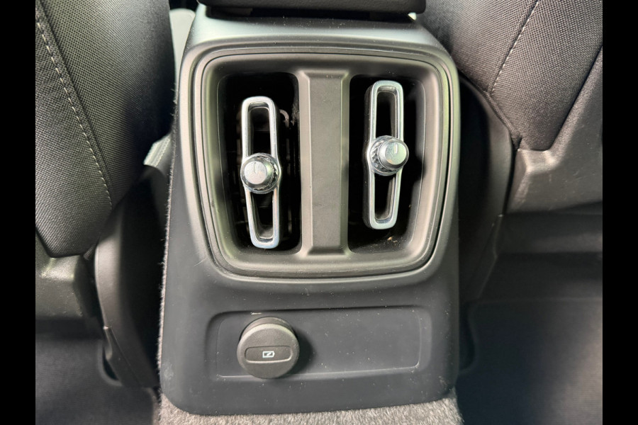 Volvo XC40 1.5 T5 Recharge Inscription Business | Navigatie | Camera | Cruise | Climate | 18".