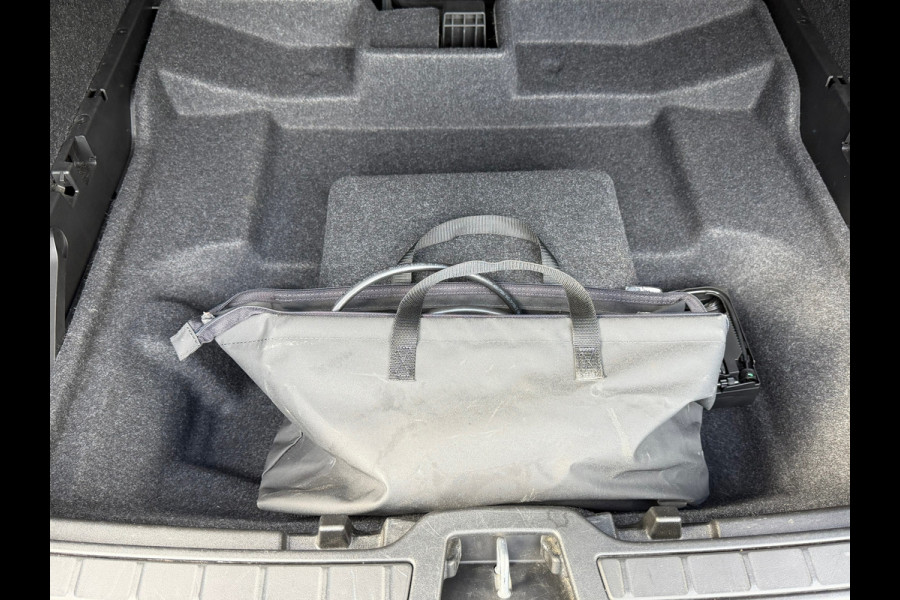 Volvo XC40 1.5 T5 Recharge Inscription Business | Navigatie | Camera | Cruise | Climate | 18".