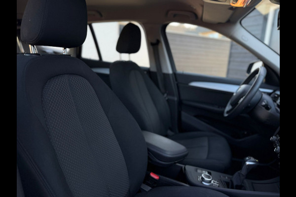 BMW X1 XDrive25e AUTOMAAT Executive, electrisch bedienbare achterklep,dab,stoelverwarming, led verlichting