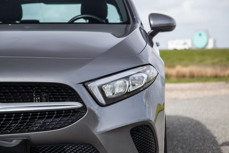 Mercedes-Benz A-Klasse 250 e Business Line CARPLAY / LEER / CAMERA / CRUISE CONTROLE / DEALER ONDERHOUDEN