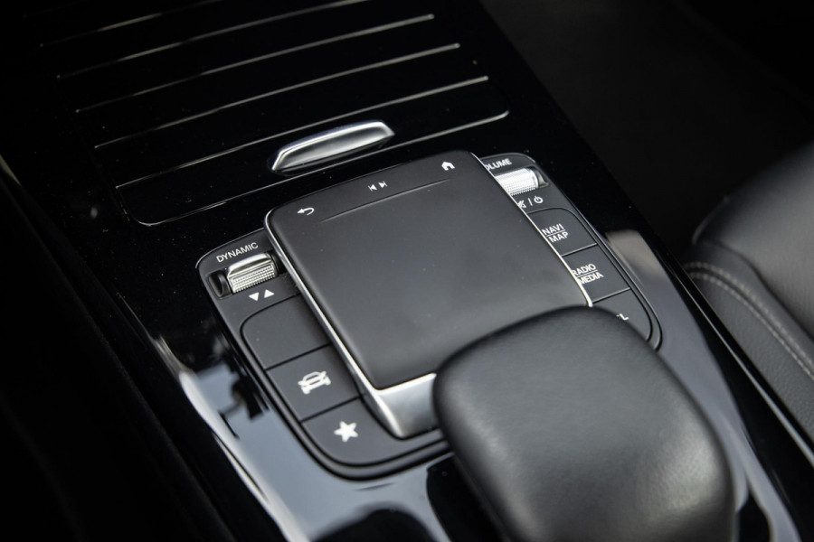 Mercedes-Benz A-Klasse 250 e Business Line CARPLAY / LEER / CAMERA / CRUISE CONTROLE / DEALER ONDERHOUDEN