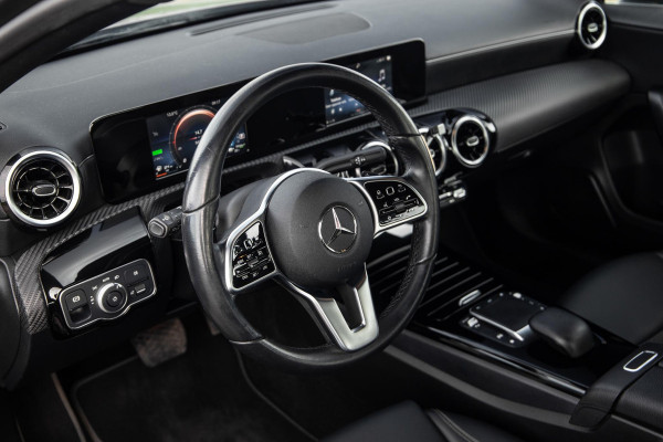 Mercedes-Benz A-Klasse 250 e Business Line CARPLAY / LEER / CAMERA / CRUISE CONTROLE / DEALER ONDERHOUDEN