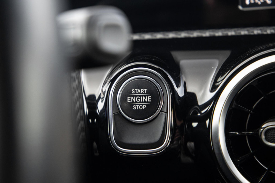 Mercedes-Benz A-Klasse 250 e Business Line CARPLAY / LEER / CAMERA / CRUISE CONTROLE / DEALER ONDERHOUDEN