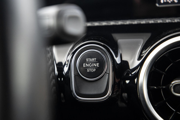 Mercedes-Benz A-Klasse 250 e Business Line CARPLAY / LEER / CAMERA / CRUISE CONTROLE / DEALER ONDERHOUDEN