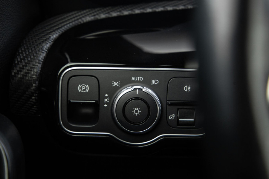 Mercedes-Benz A-Klasse 250 e Business Line CARPLAY / LEER / CAMERA / CRUISE CONTROLE / DEALER ONDERHOUDEN