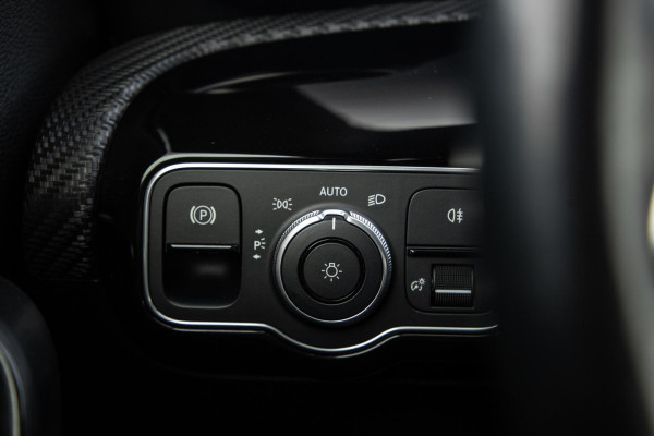 Mercedes-Benz A-Klasse 250 e Business Line CARPLAY / LEER / CAMERA / CRUISE CONTROLE / DEALER ONDERHOUDEN