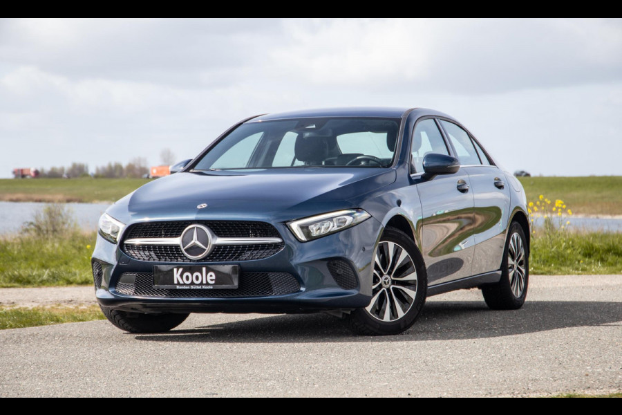 Mercedes-Benz A-Klasse 250 e Business Line CARPLAY / CAMERA / LEER / DEALER ONDERHOUDEN