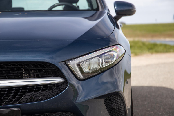 Mercedes-Benz A-Klasse 250 e Business Line CARPLAY / CAMERA / LEER / DEALER ONDERHOUDEN