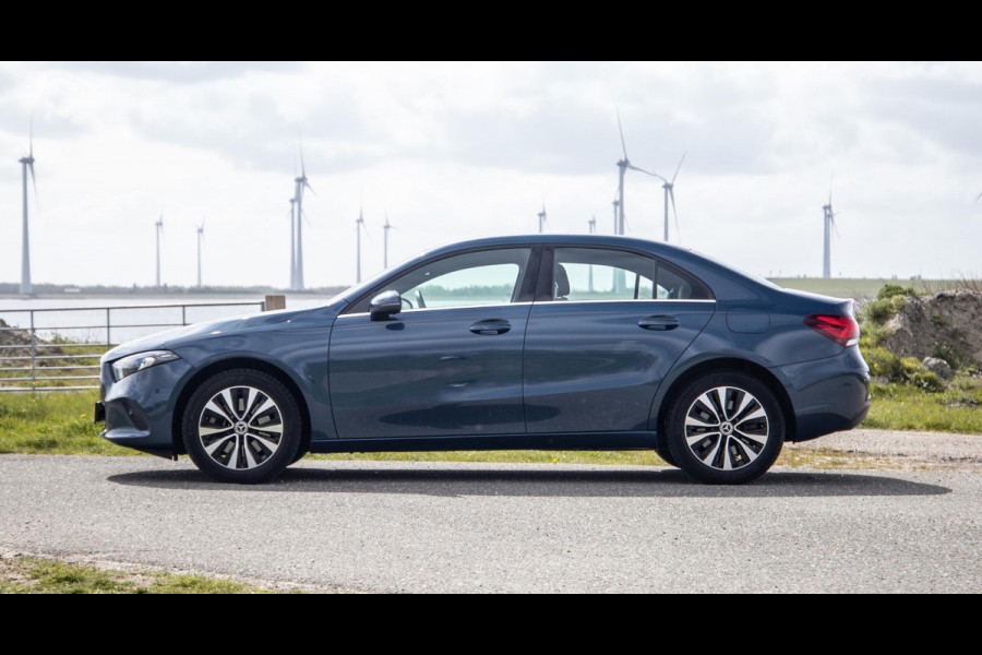 Mercedes-Benz A-Klasse 250 e Business Line CARPLAY / CAMERA / LEER / DEALER ONDERHOUDEN