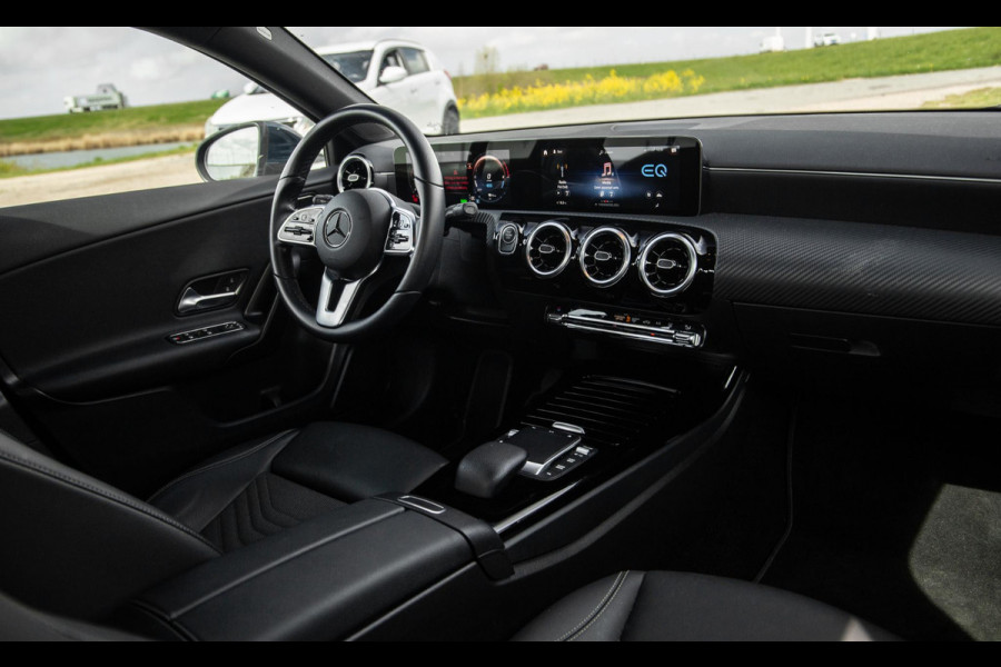 Mercedes-Benz A-Klasse 250 e Business Line CARPLAY / CAMERA / LEER / DEALER ONDERHOUDEN