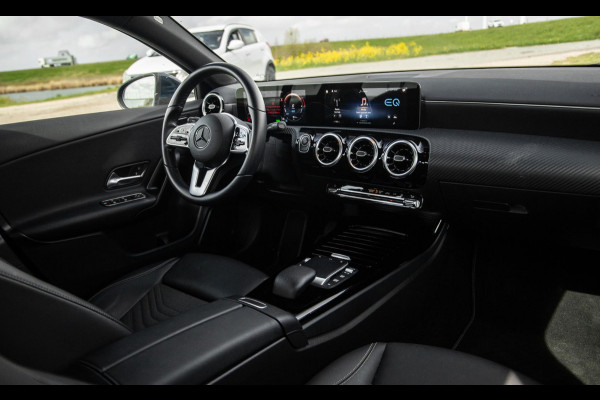 Mercedes-Benz A-Klasse 250 e Business Line CARPLAY / CAMERA / LEER / DEALER ONDERHOUDEN