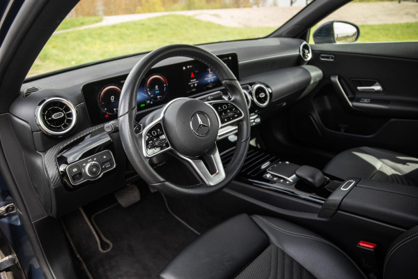 Mercedes-Benz A-Klasse 250 e Business Line CARPLAY / CAMERA / LEER / DEALER ONDERHOUDEN