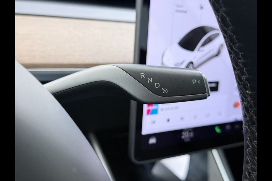 Tesla Model 3 SR+ 325PK LFP-Accu Trekhaak 19"Lmv AutoPilot Leer Pano-Dak Adaptive Cruise Lmv 18" Camera's Elektr.-Stuur+Stoelen+Spiegels+Geheu Ecc Navi Led DAB Voorverwarmen interieur via App Keyless One-Pedal-Drive Origineel Nederlandse Auto LFP accu dus 100% opladen!