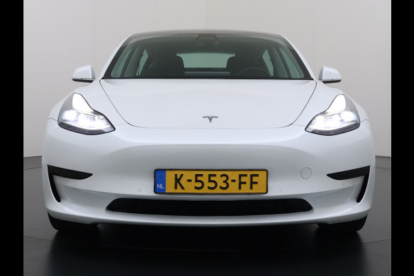 Tesla Model 3 SR+ 325PK LFP-Accu Trekhaak 19"Lmv AutoPilot Leer Pano-Dak Adaptive Cruise Lmv 18" Camera's Elektr.-Stuur+Stoelen+Spiegels+Geheu Ecc Navi Led DAB Voorverwarmen interieur via App Keyless One-Pedal-Drive Origineel Nederlandse Auto LFP accu dus 100% opladen!