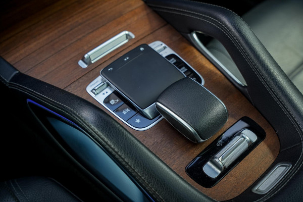 Mercedes-Benz GLE 450 4MATIC Premium Plus AMG Luchtvering Pano Treeplanken Navi Burmeister 22”