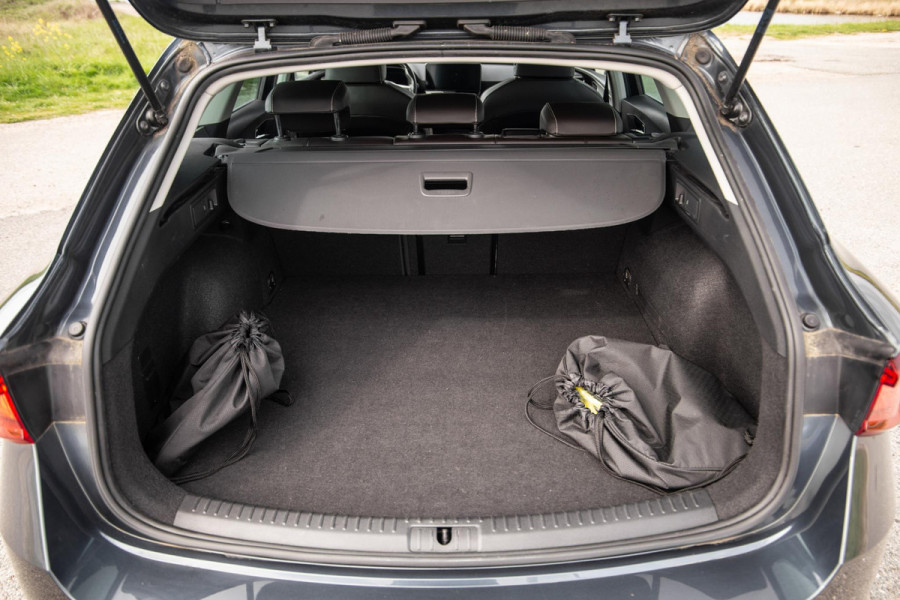 Seat Leon Sportstourer 1.4 TSI eHybrid PHEV FR Business Intense EXCELLENCE / CARPLAY / AIRCO / CAMERA / DEALER ONDERHOUDEN