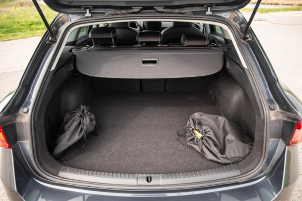 Seat Leon Sportstourer 1.4 TSI eHybrid PHEV FR Business Intense EXCELLENCE / CARPLAY / AIRCO / CAMERA / DEALER ONDERHOUDEN