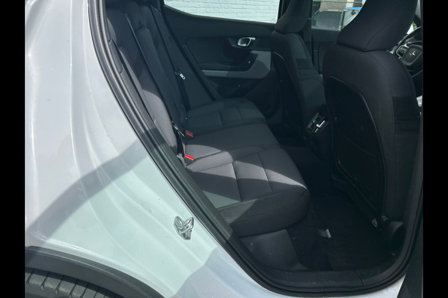 Polestar 2 Long Range Dual Motor 78kWh SOH 91% Panoramadak Adap.Cruise 360°Camera Harman&Kardon® Navi Ecc Apple Carplay Android Auto Pdc La Stoel+Stuurverwarming Lmv 19" Achterbankverwarming Keyless DAB Rijstrooksensor Dealeronderhouden 1e Eigenaar