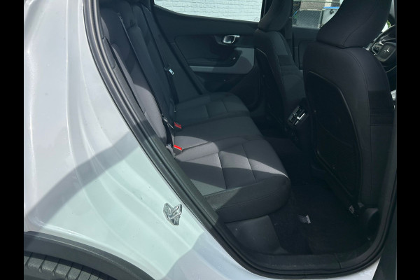 Polestar 2 Long Range Dual Motor 78kWh SOH 91% Panoramadak Adap.Cruise 360°Camera Harman&Kardon® Navi Ecc Apple Carplay Android Auto Pdc La Stoel+Stuurverwarming Lmv 19" Achterbankverwarming Keyless DAB Rijstrooksensor Dealeronderhouden 1e Eigenaar