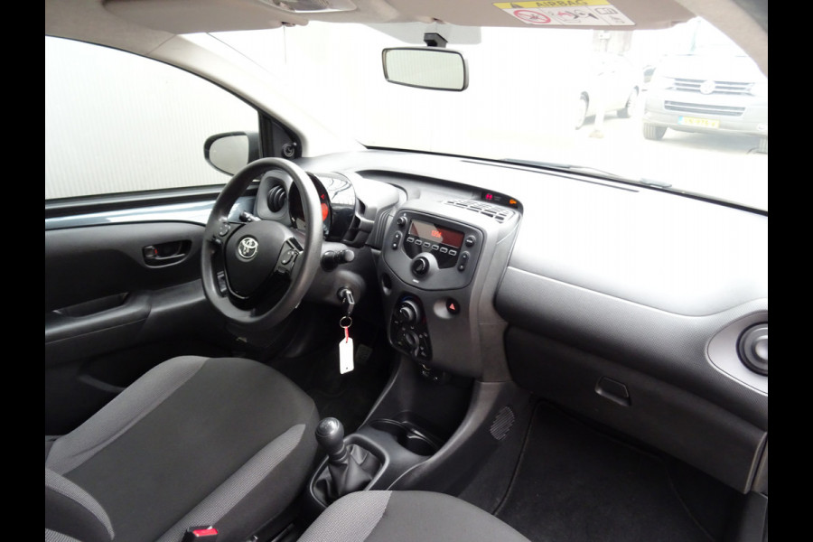 Toyota Aygo 1.0 VVT-i x-fun * EXTRA GETINT GLAS * VOLLE TANK !!