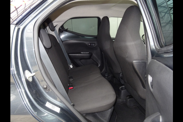 Toyota Aygo 1.0 VVT-i x-fun * EXTRA GETINT GLAS * VOLLE TANK !!