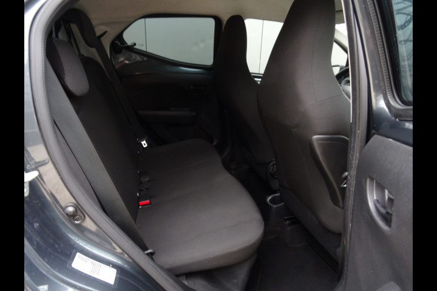 Toyota Aygo 1.0 VVT-i x-fun * EXTRA GETINT GLAS * VOLLE TANK !!