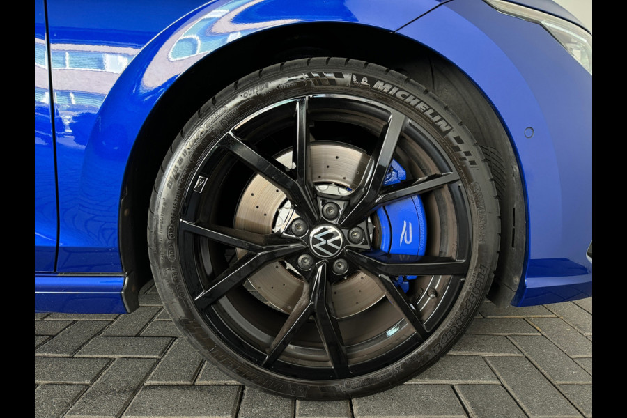 Volkswagen Golf 2.0 TSI R 4M Performance Pano|HuD|Memor|Akra