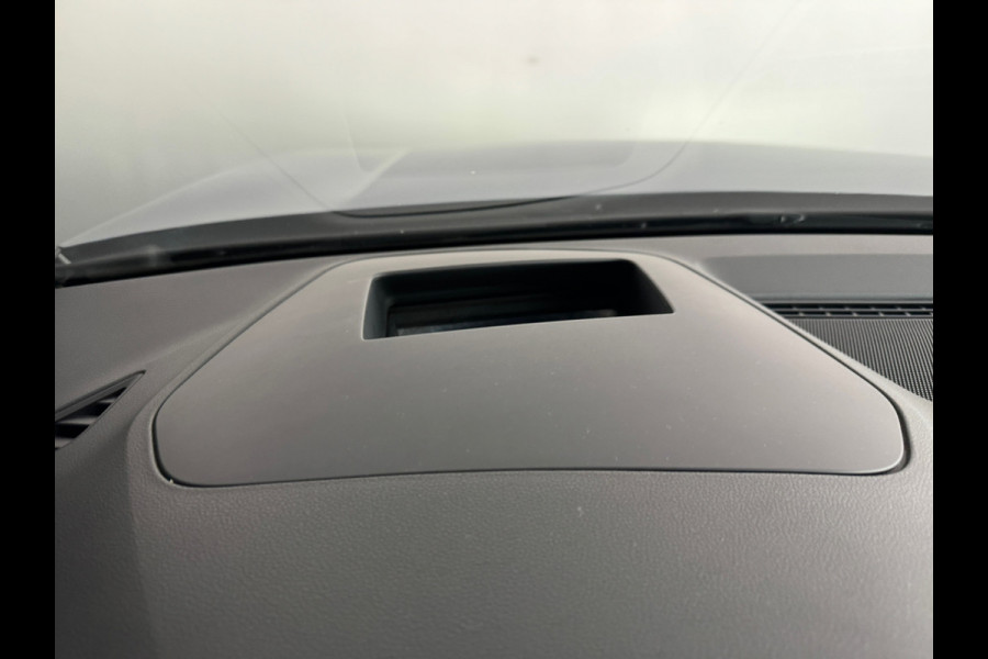 Volkswagen Golf 2.0 TSI R 4M Performance Pano|HuD|Memor|Akra