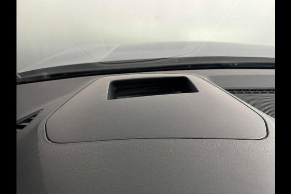 Volkswagen Golf 2.0 TSI R 4M Performance Pano|HuD|Memor|Akra