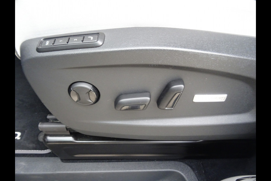 Volkswagen ID. Buzz Pro 77kWh * IQ LIGHT * MASSAGE * TREKHAAK !!