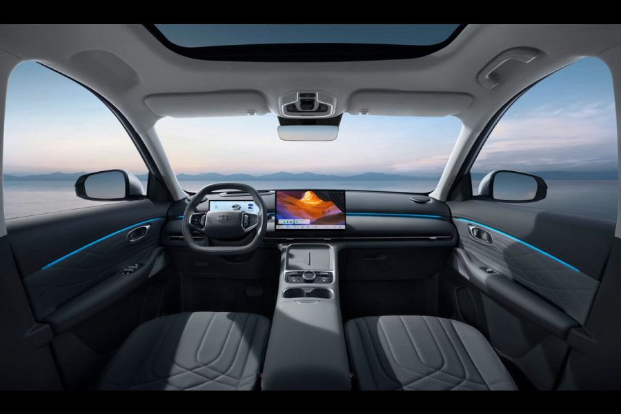 GEELY Starray EM-i 1.5 Max+ | Panorama | Stoelen voor & achter verwarmd | Memory Seats | 360 Camera | 19 Inch LMV | 136km elektrisch bereik