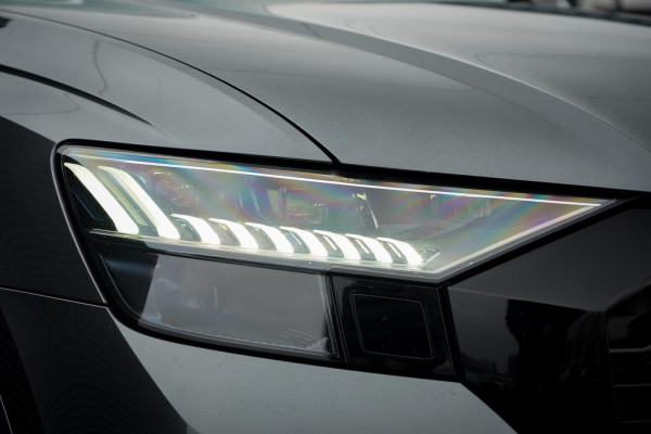 Audi RSQ8 4.0 TFSI Q8 quattro / NL Auto / Pano / Keramisch / Performance / Stoelklima